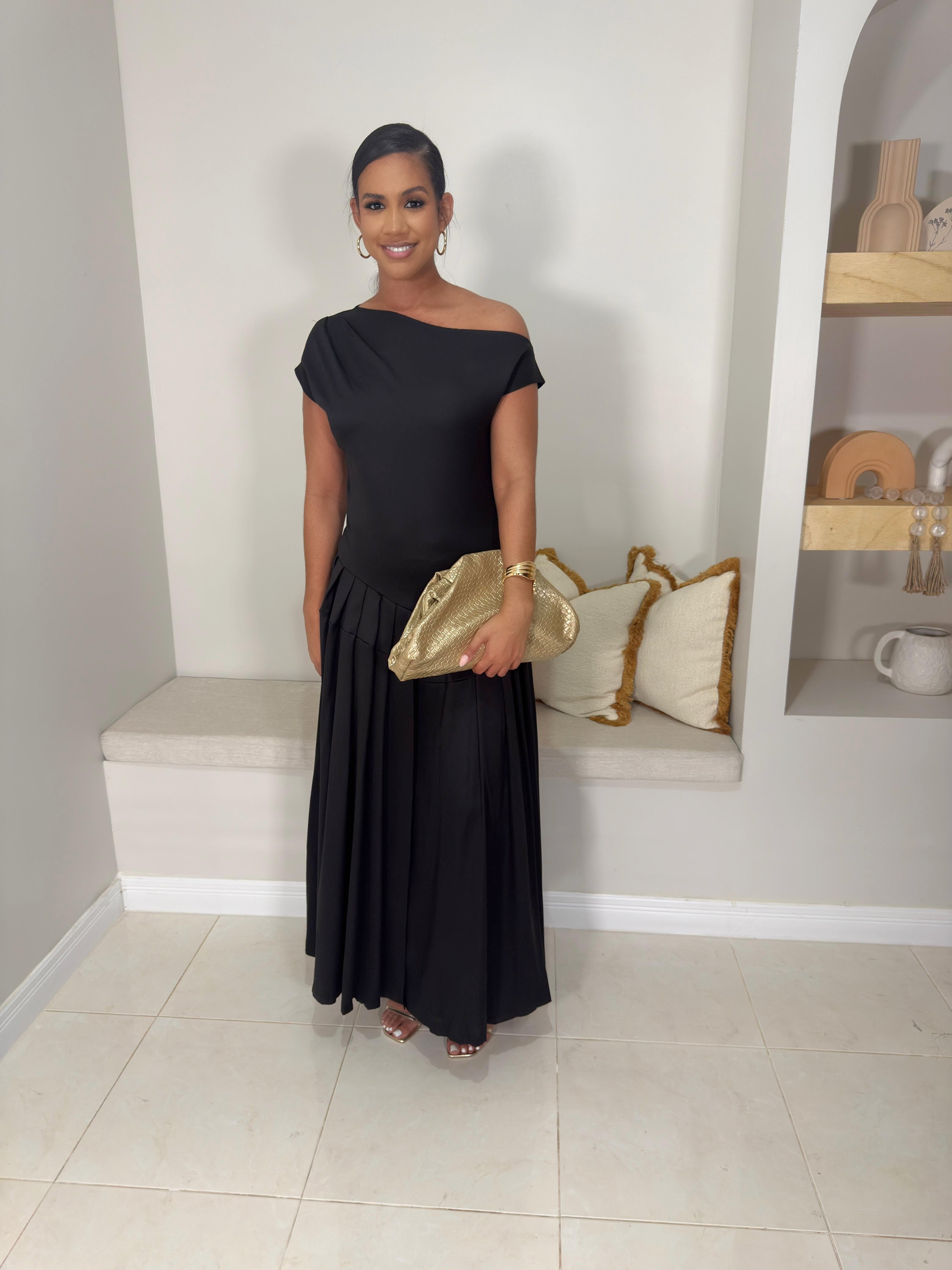 Bonnie Pleated Maxi Dress/ Black